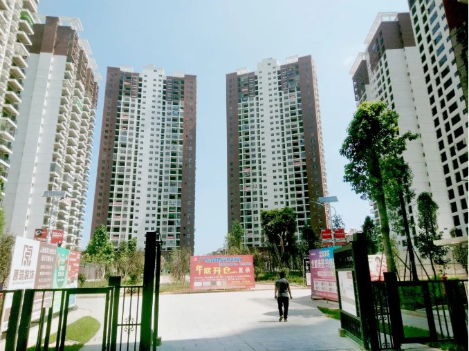 華喆仿石漆-工程案例 | 臨滄市強(qiáng)力建筑集團(tuán)金旭之光、金柏之春