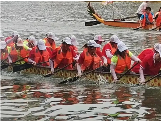 霸氣！廣西桂林華喆仿石漆女子龍舟隊勇創(chuàng)佳績！